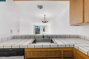 1201 Alta Vista Dr, Walnut Creek, CA 94596 - Photo 10