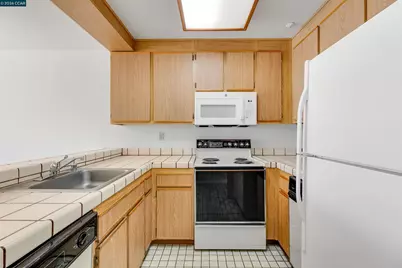 1201 Alta Vista Dr #206, Walnut Creek, CA 94596 - Photo 8
