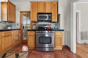 594 55th St, Oakland, CA 94609 - Photo 22