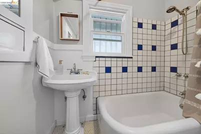 594 55th St, Oakland, CA 94609 - Photo 24