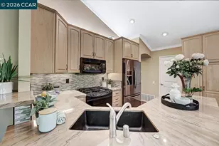 2152 Tice Creek Dr, Walnut Creek, CA 94595 - Photo 14