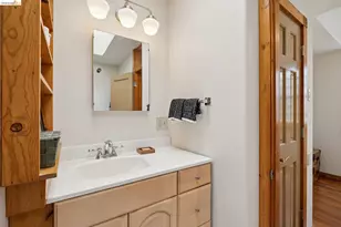3710 West St, Oakland, CA 94608 - Photo 46