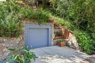 5504 Merriewood Dr, Oakland, CA 94611 - Photo 46