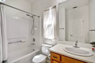 1021 Kennedy Pl, Tracy, CA 95377 - Photo 16