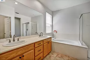 1021 Kennedy Pl, Tracy, CA 95377 - Photo 24