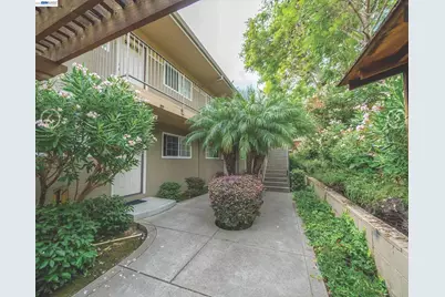 106 K St, Benicia, CA 94510 - Photo 1