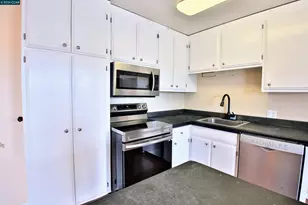 3090 Los Prados, San Mateo, CA 94403 - Photo 4