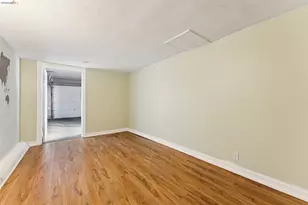 978 43rd St, Oakland, CA 94608 - Photo 32
