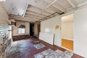 978 43rd St, Oakland, CA 94608 - Photo 36