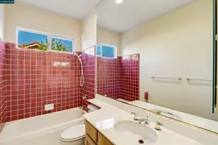 220 Valley Glen Ln, Martinez, CA 94553 - Photo 32