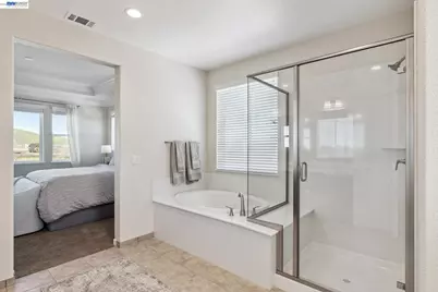 2417 Golden Way, Fairfield, CA 94533 - Photo 18