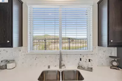 2417 Golden Way, Fairfield, CA 94533 - Photo 10