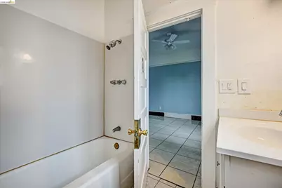 1437 56th Ave, Oakland, CA 94621 - Photo 12