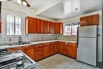 1437 56th Ave, Oakland, CA 94621 - Photo 24