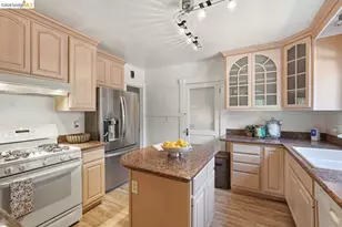 1134 Chatham Rd, Oakland, CA 94610 - Photo 10