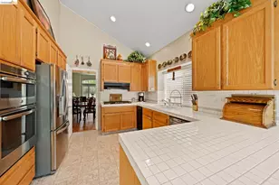2433 Mimosa Way, Antioch, CA 94509 - Photo 32