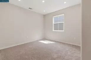 49 Funderburg Blvd, Mountain House, CA 95391 - Photo 18