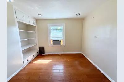 1033 Fountain St, Alameda, CA 94501 - Photo 10