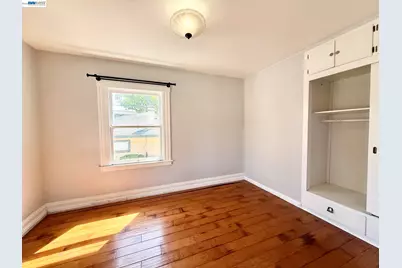 1033 Fountain St, Alameda, CA 94501 - Photo 4