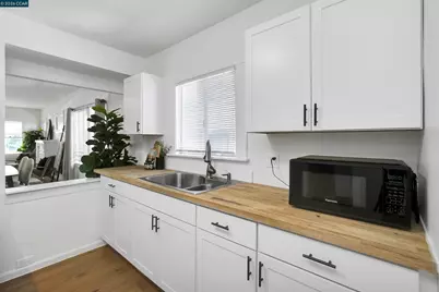 2596 Macarthur Blvd, Oakland, CA 94602 - Photo 18