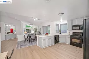 10 Fig Leaf Ct, Sacramento, CA 95838 - Photo 14