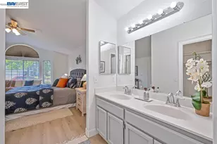 10 Fig Leaf Ct, Sacramento, CA 95838 - Photo 36