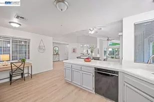 10 Fig Leaf Ct, Sacramento, CA 95838 - Photo 18