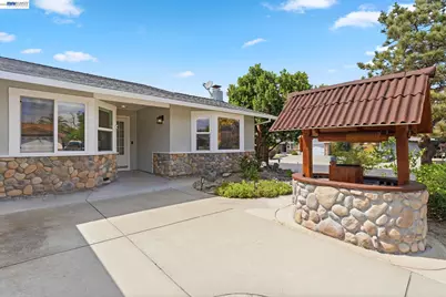 1135 Killarney St, Livermore, CA 94550 - Photo 2