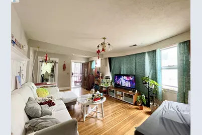 2517 Webb Ave, Alameda, CA 94501 - Photo 2