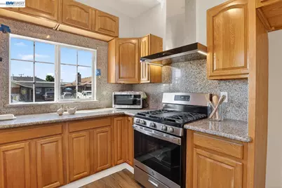 320 Monmouth Dr, Milpitas, CA 95035 - Photo 12