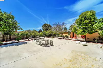 16366 Emery Ct, San Leandro, CA 94580 - Photo 6