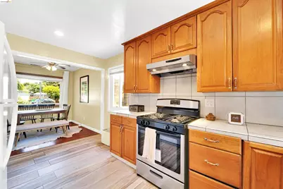 16366 Emery Ct, San Leandro, CA 94580 - Photo 20