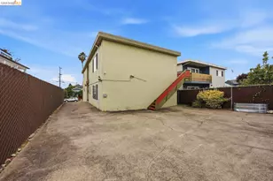 2450 Palmetto St, Oakland, CA 94602 - Photo 30