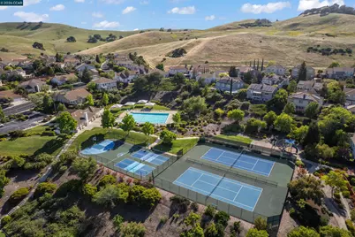 911 Autumn Oak Cir, Concord, CA 94521 - Photo 66