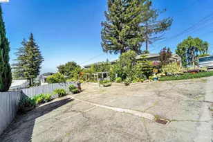 7907 Michigan Ave, Oakland, CA 94605 - Photo 4