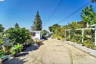7907 Michigan Ave, Oakland, CA 94605 - Photo 8