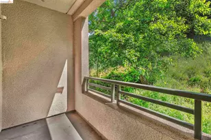 220 Caldecott, Oakland, CA 94618 - Photo 12