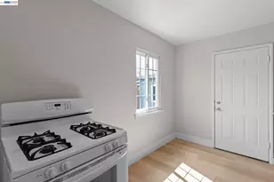 246 Tunis Rd, Oakland, CA 94603 - Photo 18