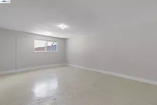246 Tunis Rd, Oakland, CA 94603 - Photo 32