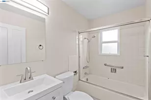 246 Tunis Rd, Oakland, CA 94603 - Photo 30