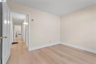 246 Tunis Rd, Oakland, CA 94603 - Photo 26