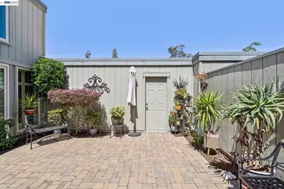 3430 Camanoe Ln, Alameda, CA 94502 - Photo 28