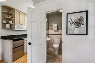 6521 Dover St, Berkeley, CA 94703 - Photo 42