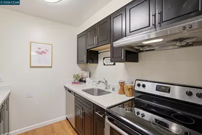 551 Jean St #104, Oakland, CA 94610 - Photo 10