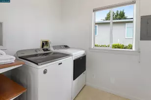 6841 Estates Dr, Oakland, CA 94611 - Photo 40