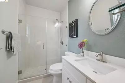 933 56th St, Oakland, CA 94608 - Photo 18