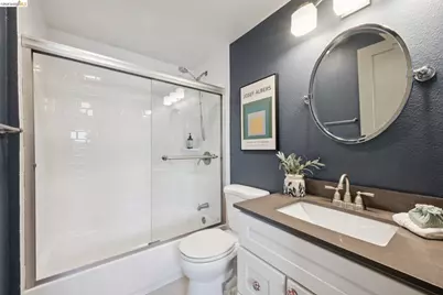 933 56th St, Oakland, CA 94608 - Photo 26