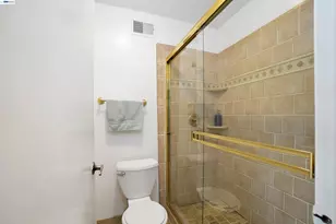 25047 Oakridge Ct, Hayward, CA 94541 - Photo 16