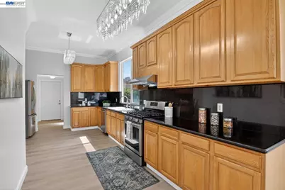 1328 25th St, Oakland, CA 94606 - Photo 12