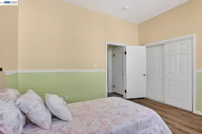 1328 25th St, Oakland, CA 94606 - Photo 20